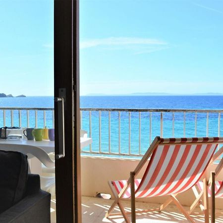 Studio Sur Plage Cavaliere Avec Terrasse, 1Er Etage, 2 Couchages - Fr-1-251-80 Le Lavandou Exterior foto